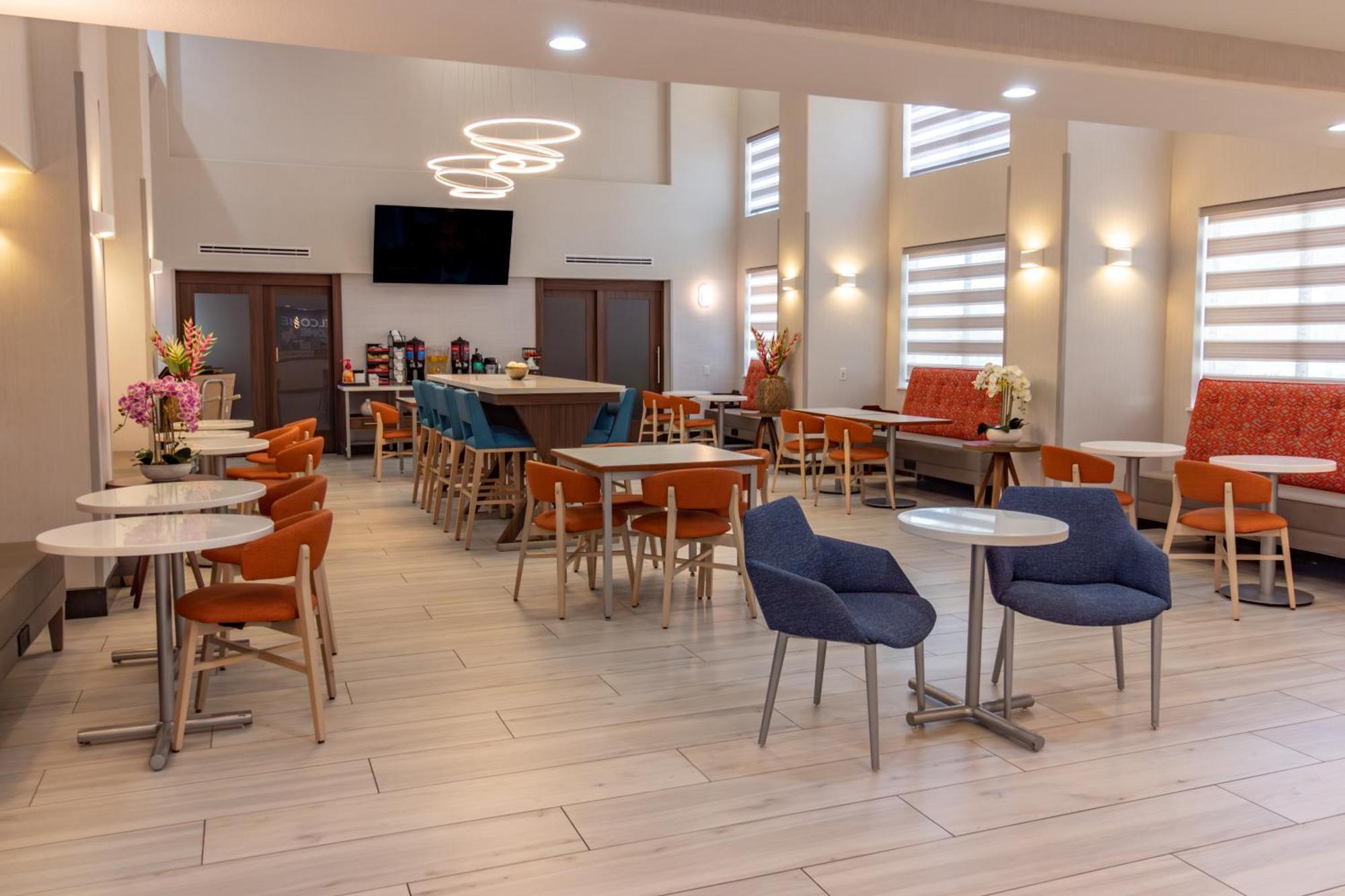 Hampton Inn & Suites Дентон Экстерьер фото