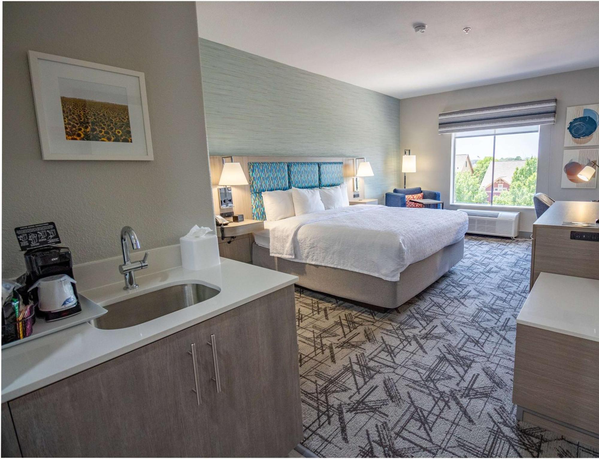 Hampton Inn & Suites Дентон Экстерьер фото
