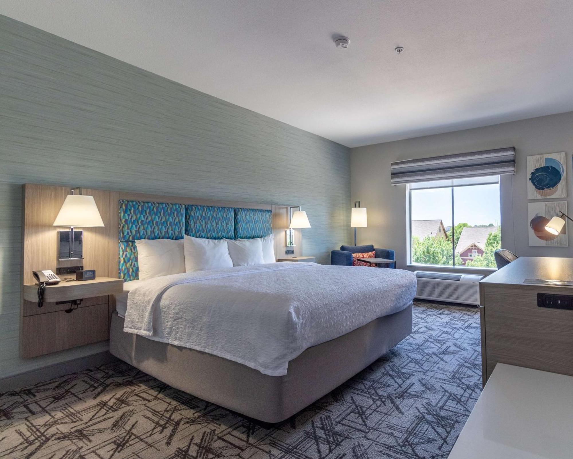 Hampton Inn & Suites Дентон Экстерьер фото