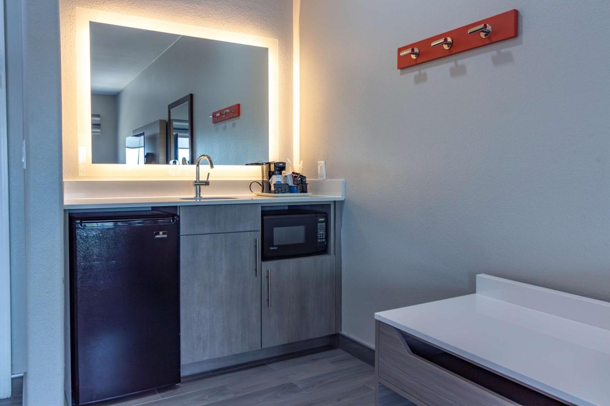 Hampton Inn & Suites Дентон Экстерьер фото