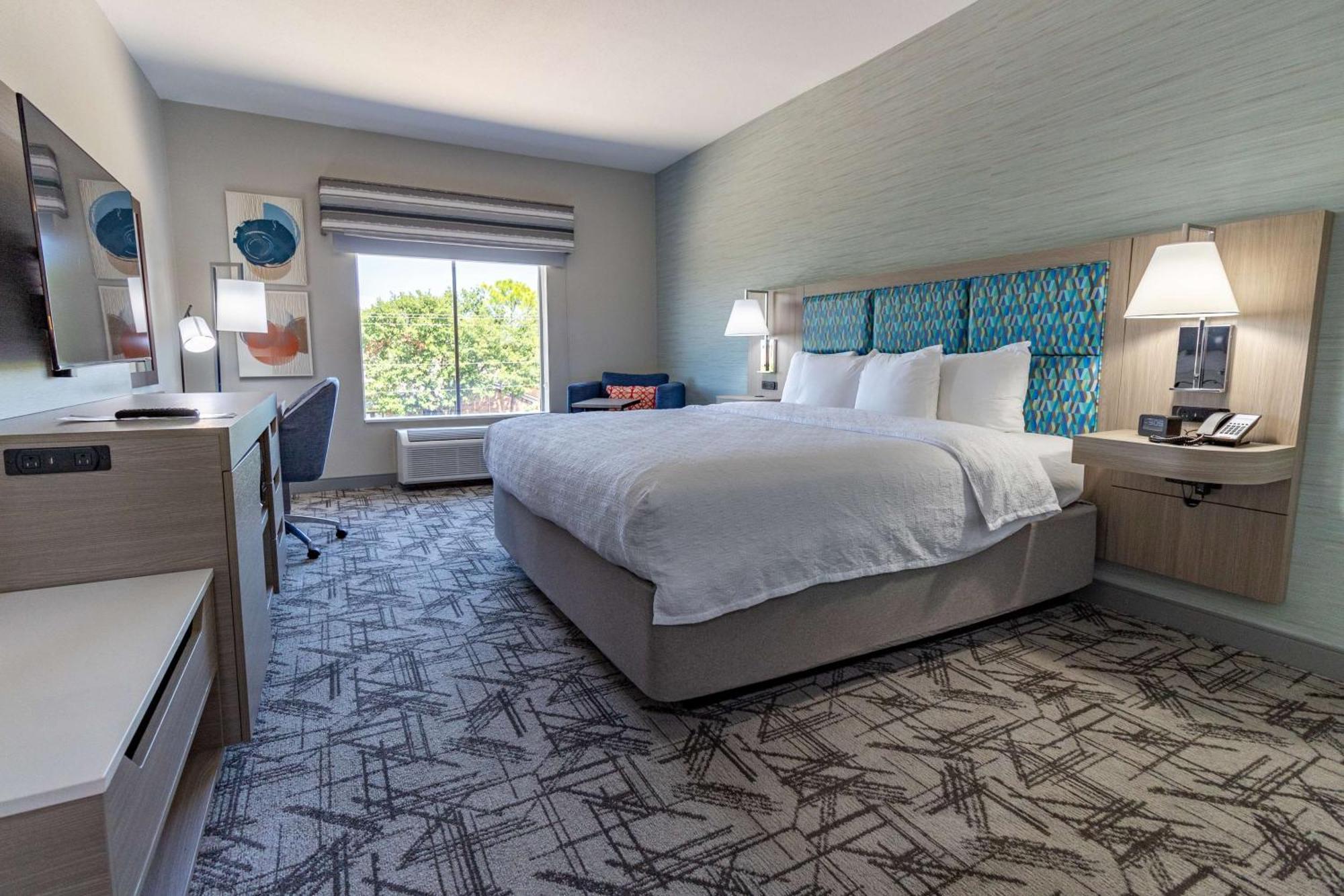 Hampton Inn & Suites Дентон Экстерьер фото