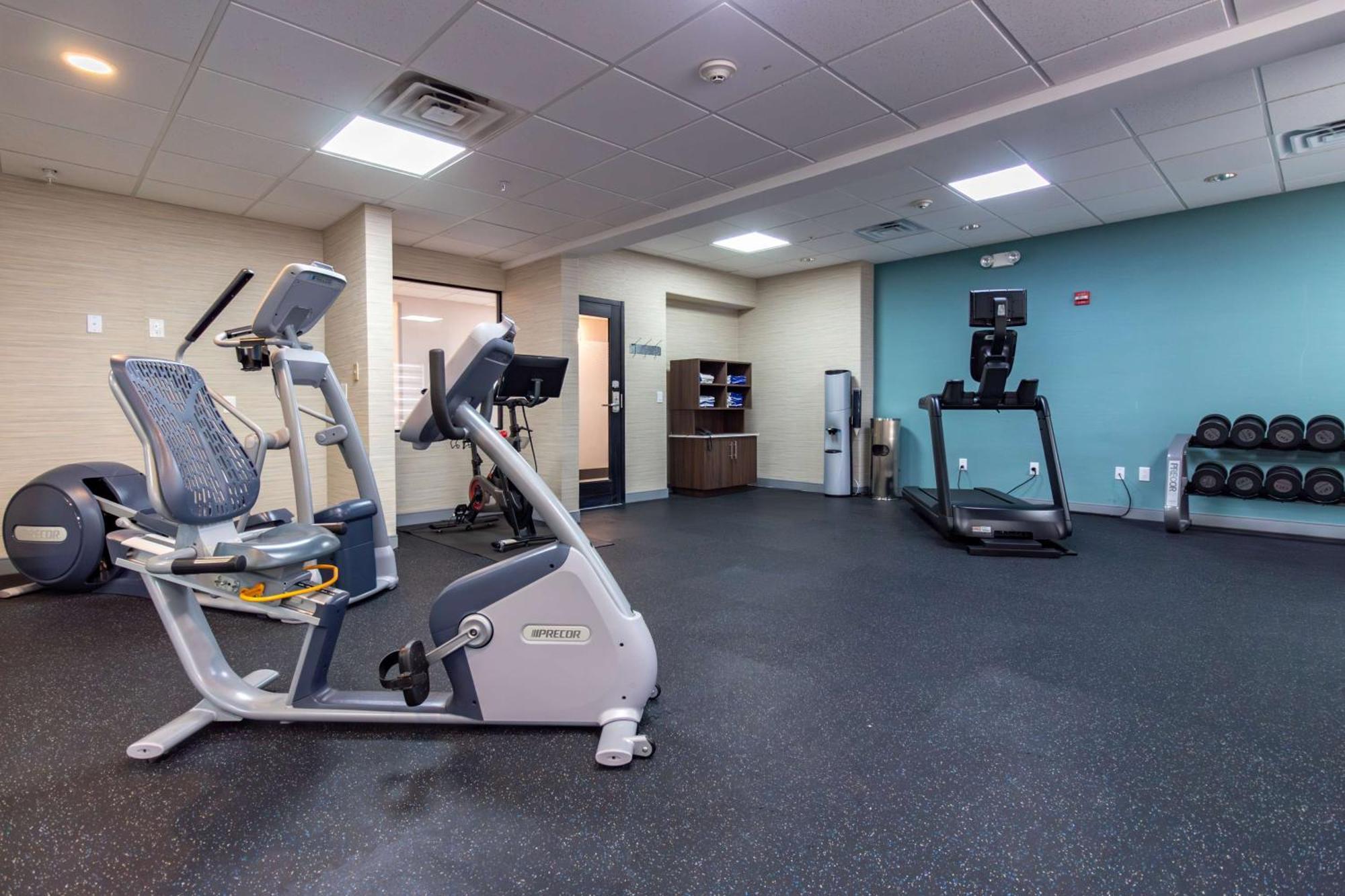 Hampton Inn & Suites Дентон Экстерьер фото