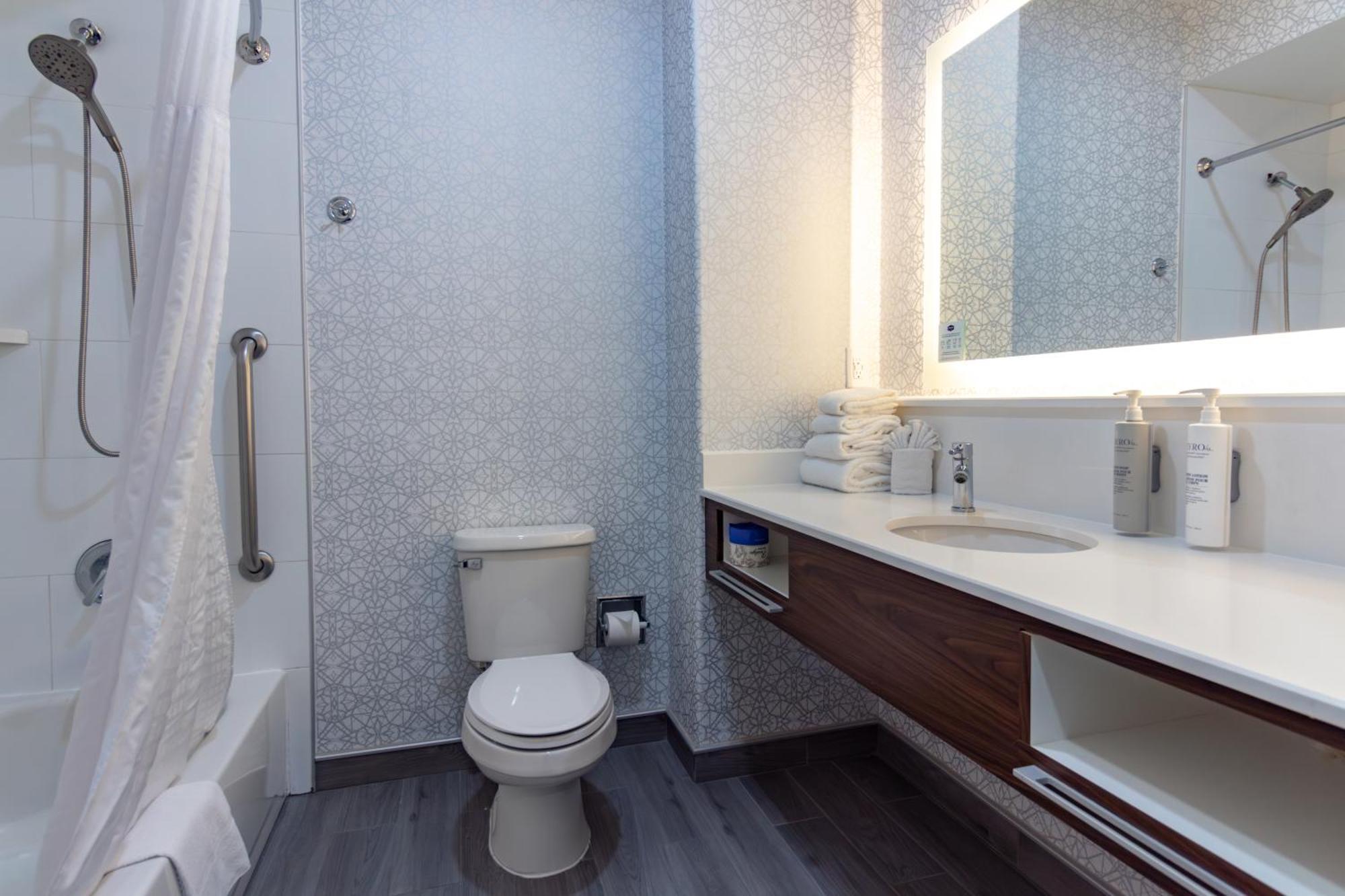 Hampton Inn & Suites Дентон Экстерьер фото